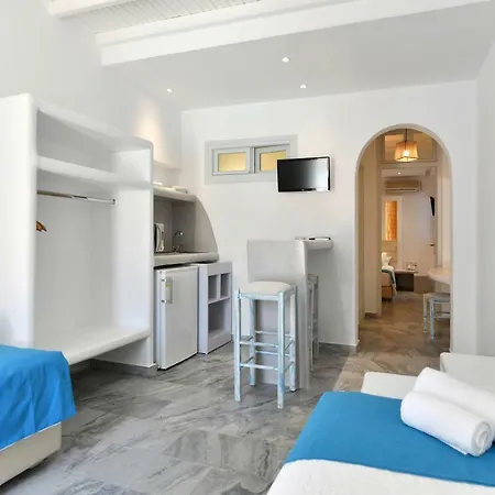 Manis Hotel Naousa (Paros)